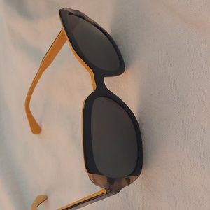 PRADA PR 16US HERITAGE